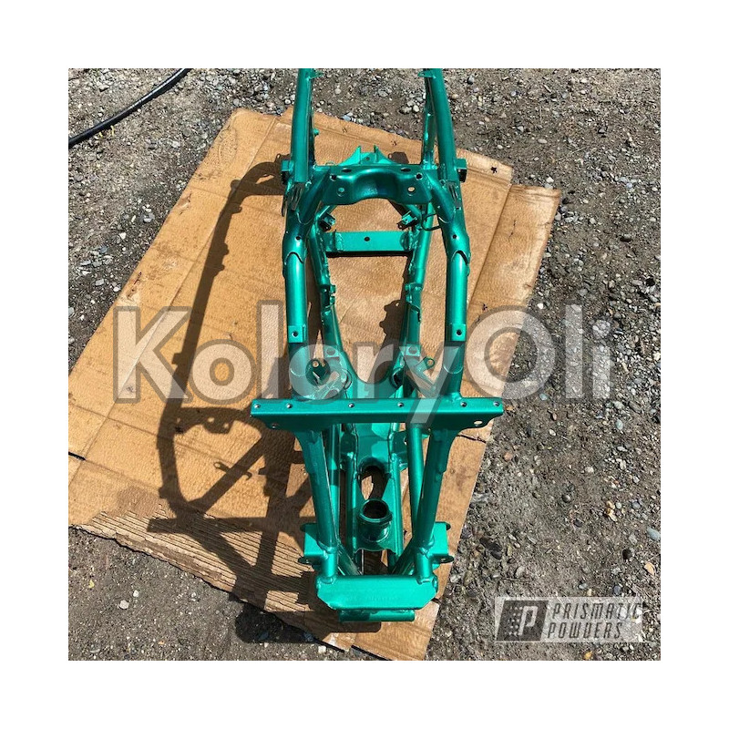MOUNTAIN GREEN Farba Proszkowa Poliestrowa Kolor Zielony Wysoki połysk KO-PP1462 MOUNTAIN GREEN Farba Proszkowa Poliestrowa Kolor Zielony Wysoki połysk KO-PP1462